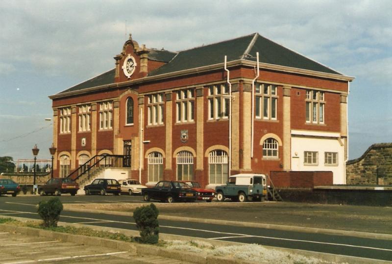Granton gasworks station building 1986: Granton gasworks station building 1986 general view Photo of Granton gasworks station building 1986