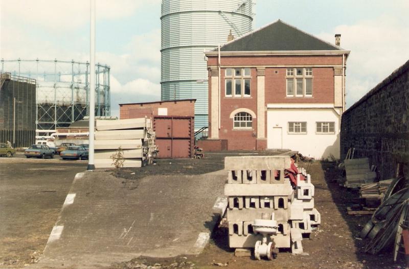 Granton gasworks station building 1986: Granton gasworks station building 1986 general view Photo of Granton gasworks station building 1986