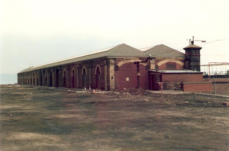Granton gasworks locoshed: Granton gasworks locoshed used as a canteen by 1986 Photo of Granton gasworks locoshed