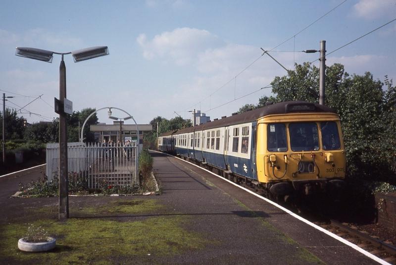 Photo of 303025 at Langside