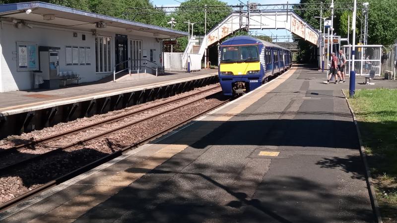 320306 Drumry 30/05/20: Back in service after overhaul, 320306 leads 320403 into Drumry with 2S35 from Whifflet to Dalmuir Photo of 320306 Drumry 30/05/20