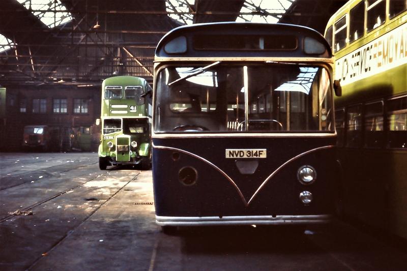 Photo of Dundee Central garage-ex Hutchinsons single-deck late-1971