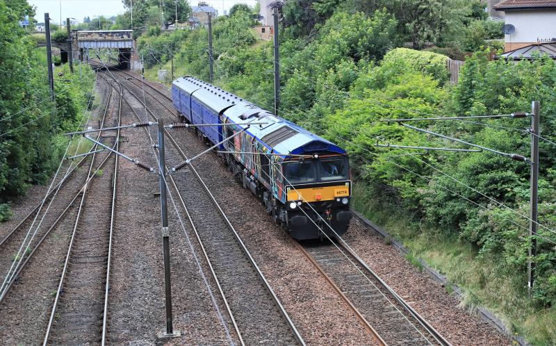 5E43: 66718 on 5E43 15.00 Boness Jct Exchange Sidings to Doncaster Down Decoy passing the site of Craigentinny Signalbox on 08/07/2020. Photo of 5E43