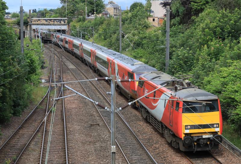 Photo of 5Z15 Topn Tail Class 91