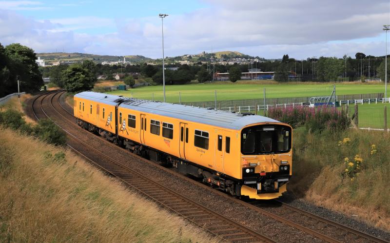 2Q08: 950001 on 2Q08 10.06 Slateford to falkland Yard passing Peffermill Playing Fields on 01/08/2020 Photo of 2Q08