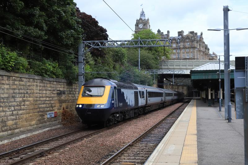 1H13 : 43136 + 43135 on 1H13 13.33 Edinburgh to Inverness leaving Platform 20 on 07/08/2020 Photo of 1H13