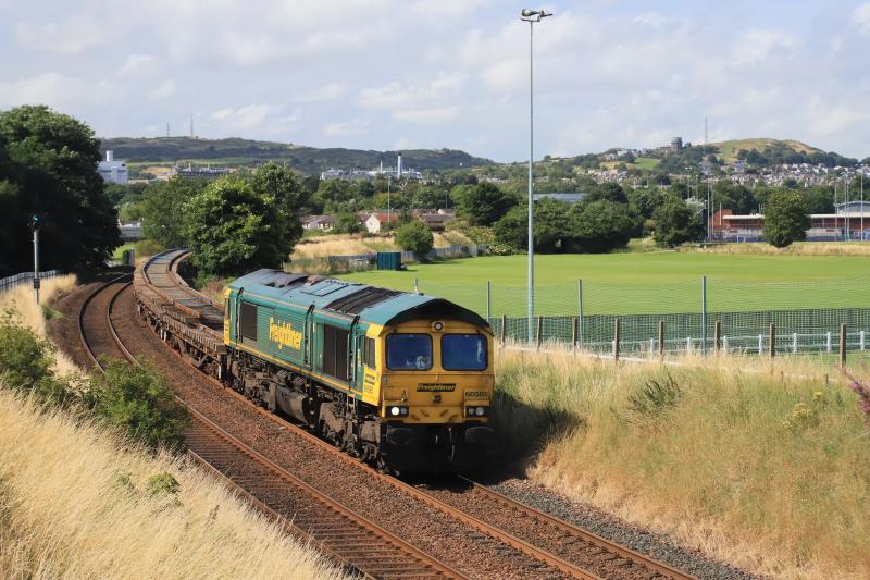 6K04: 66585 on 6K04 12.17 Newton to Millerhill passing Peffermill Playing Fields 137 minutes early on 09/08/2020 Photo of 6K04