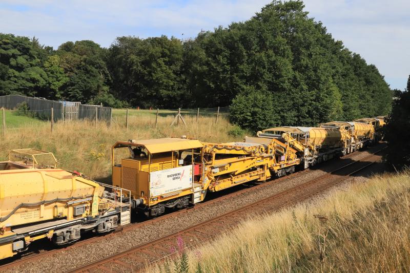 Rhomberg Sersa Rail Group UMH-3 wagon: UMH-3 Wagon 99 85 9352 059-1 on 6k15 Perth Muirton to Millerhill on 09/08/2020 Photo of Rhomberg Sersa Rail Group UMH-3 wagon