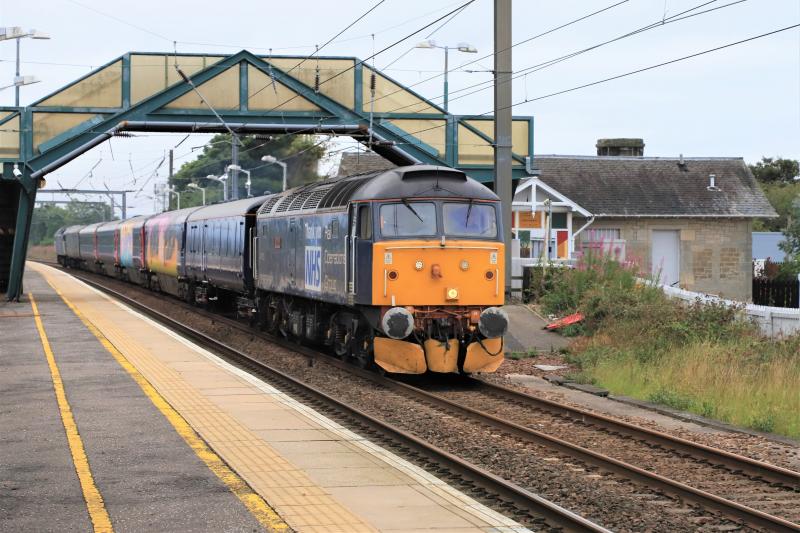 5E25 on a single journey: 47813 topn tail with 47812 on 5E25 11.37 Slateford Depot to Masboro Booths P S passing Prestonpans on 14/08/2020 Photo of 5E25 on a single journey