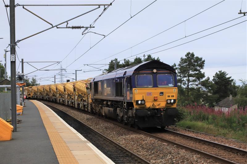 6K15: 66109 topn tail with 66023 on 6K16 10.24 Perth Muirton to Millerhill at Nejwcraighall on 15/08/2020 Photo of 6K15