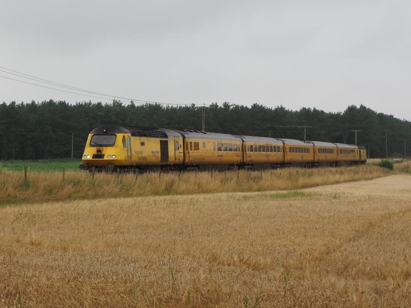 43013 and 43014 18 Aug 2020: 43013 and 43014 on 1Q26 approach Bow of Fife LC on 18 Aug 2020 Photo of 43013 and 43014 18 Aug 2020