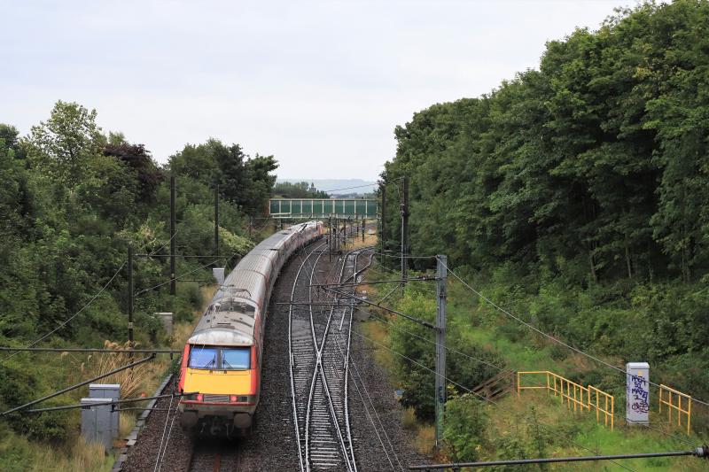 1E17: 91109 on the rear of 1E17 13.30 Edinburgh to Kings Cross passing the site of Craigentinny sigalbox on 02/09/2020 Photo of 1E17