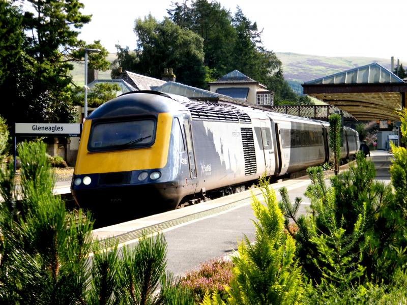 43125 @ Gleneagles - 6 September 2020: Rather dusty Inter7City '1H13' Glasgow Queen Street to Elgin.
Photo of 43125 @ Gleneagles - 6 September 2020
