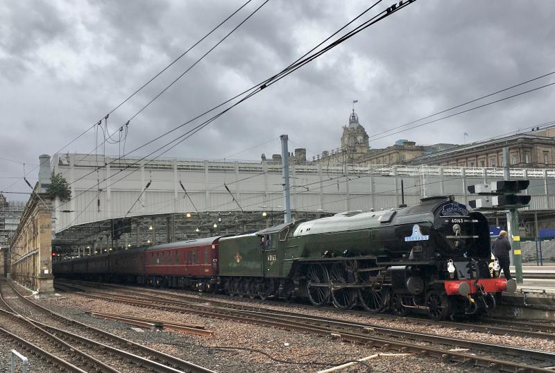 5Z63: With its usual lack of fuss, 60163 runs quietly into
Waverley with stock from Joppa via the Sub to form 1Z63,
17.33 to York 12.09.2020 Photo of 5Z63