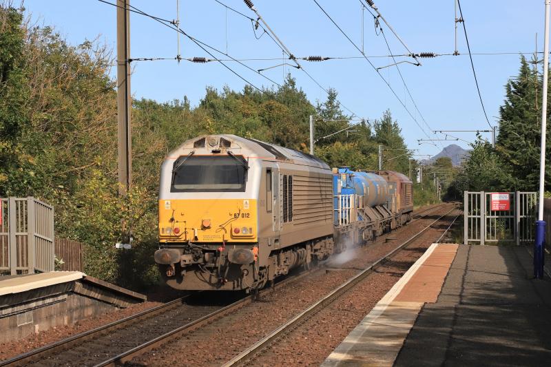 3S93: 67012 + 67020 on 3S93 12.55 Shettleston Loop to Slateford Depot at Kingsknowe on 18/09/2020 Photo of 3S93