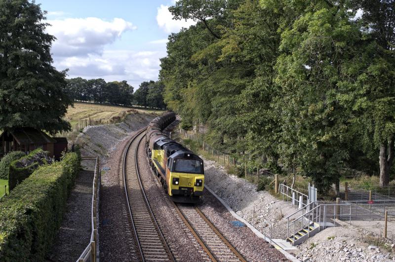 70816 KINALDIE 18.9.20.jpg: CLAY EMPTIES HEADING FOR ABERDEEN WATERLOO--2 MINS EARLY. Photo of 70816 KINALDIE 18.9.20.jpg