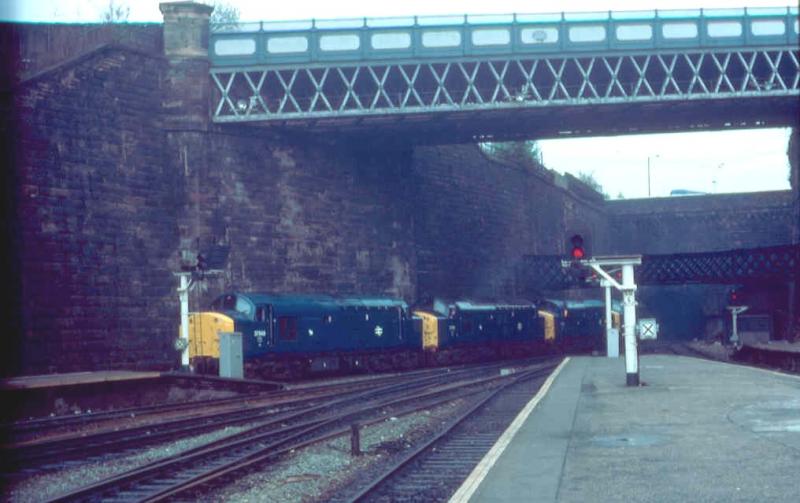 Big event: In October 1981 there was a multiple naming ceremony for Eastfield based Class 37s for the West Highland Line at Queen Street.
Here, 37043, 37081, 37026 and 37027 arrive from Eastfield Photo of Big event