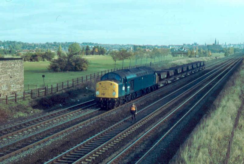Big engine for a wee job: 40028 formerly SAMARIA at Saughton Junction heading for Fife on B16 ballast in October 1981. Photo of Big engine for a wee job
