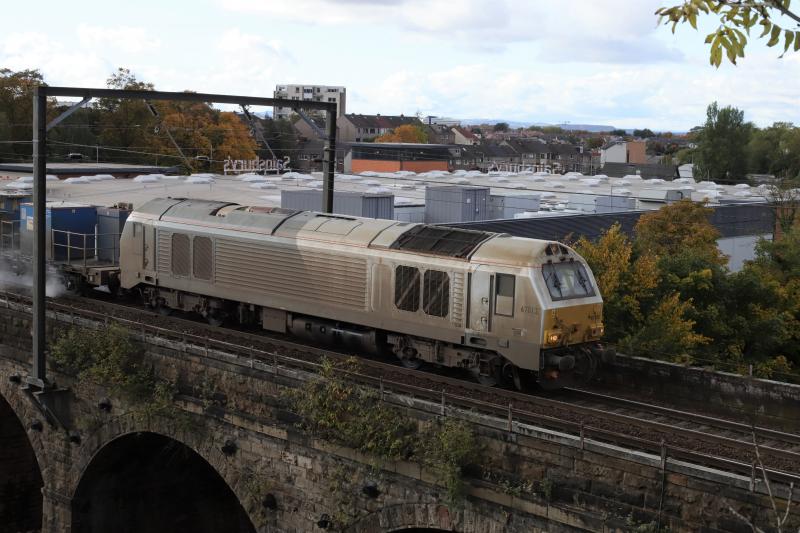 67012: 67012 + 67020 on 3S93 06.46 Stirling to Slateford Depot still spraying on Slateford Viaduct on 08/10/2020 Photo of 67012
