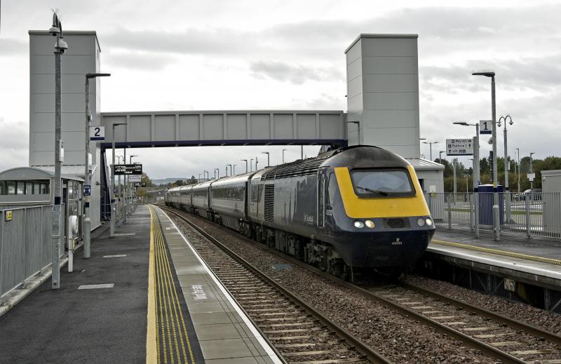 43033-181 KINTORE 19.10.20 (1).jpg: THE 13.42 EX ABERDEEN TO INVERNESS SEEN AT KINTORE AT 14.00 Photo of 43033-181 KINTORE 19.10.20 (1).jpg