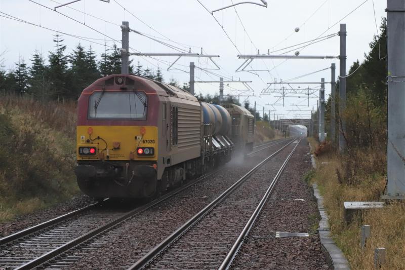 RHTT at Dreich Breich: 67012 + 67020 on 3S93 08.46 Stirling to Slateford Depot passing through a Dreich Breich on 20/10/2020 Photo of RHTT at Dreich Breich