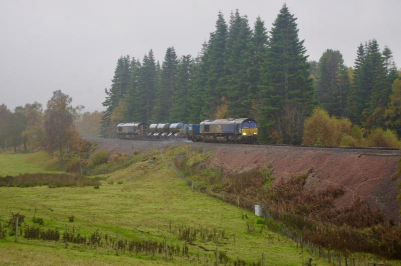 66422/66432: 66422/66432 RHTT, 21 early past Avielochan, 21Oct20. Photo of 66422/66432