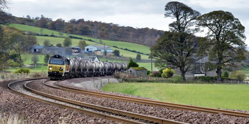 70610 PITMEDDEN 28.10.20 (1).jpg: 3-4 MINS EARLY AT PITMEDDEN HEADING FOR ABERDEEN WATERLOO WITH THE EMPTY CLAY TANKS Photo of 70610 PITMEDDEN 28.10.20 (1).jpg
