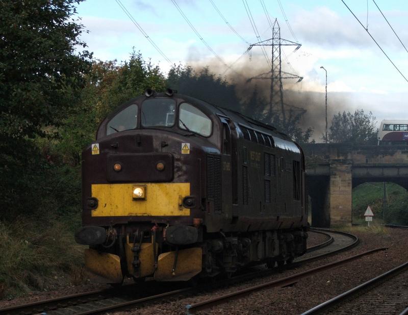 37685 0Z95: 37685 with Larbert-Larbert via most of Scotland line proving run under 0Z95 seen here erupting through Brunstane Photo of 37685 0Z95