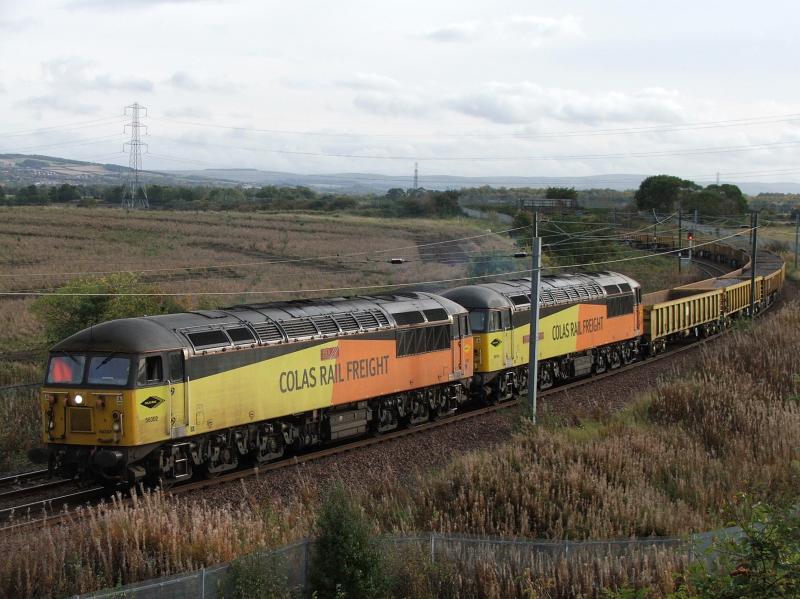 56302 & 56049: 56302 and 56049 stand proudly with 6E36 Millerhill-Doncaster Photo of 56302 & 56049