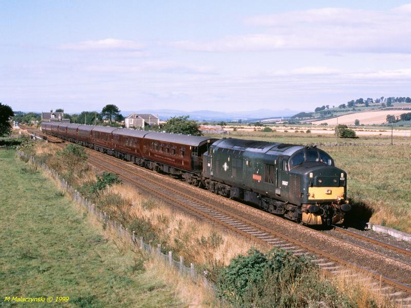Ben Cruachan at Forteviot: 37403 Ben Cruachan passes Forteviot with the Royal Scotsman on 28 August 1999 Photo of Ben Cruachan at Forteviot