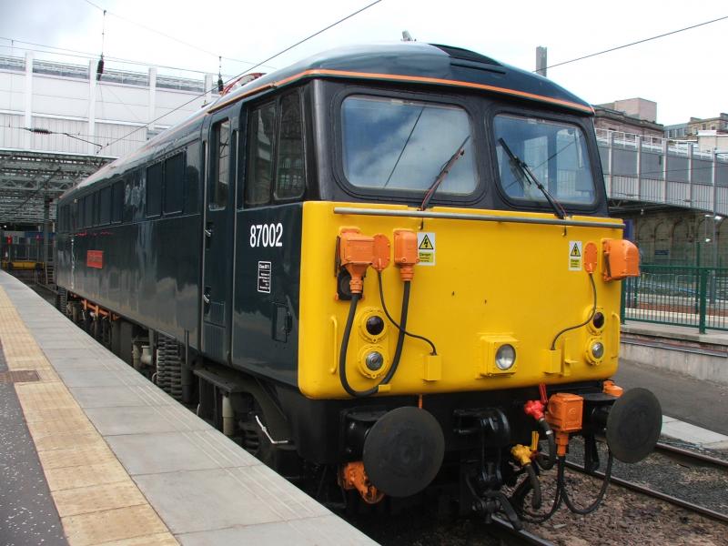 87002: 87002 awaits duties in Waverley Photo of 87002