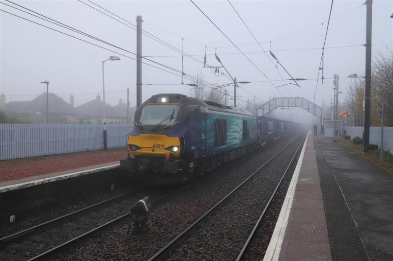 68018 in Fog: 68018 on 4Z65 08.49 Mossend Up Yard to South Bank Tees Dock emerging out of Fog at Slateford on 29/11/2020 Photo of 68018 in Fog