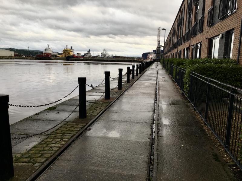 Leith Docks: Track still in place along the south side of Albert
Dock, despite the fact a new housing development stands
hard against it. Taken 16.12.2020 Photo of Leith Docks