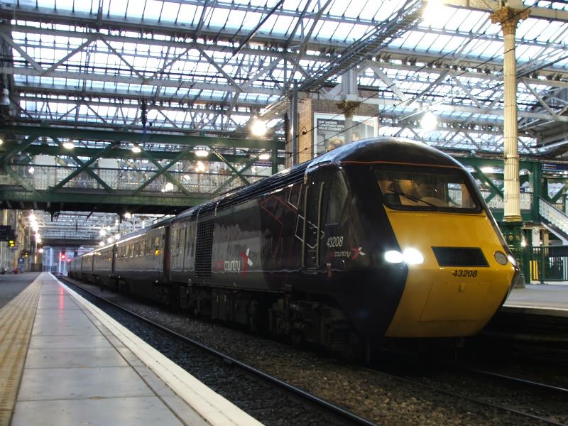 43208 & 43366: 43208 stands with 1V56 Edinburgh-Plymouth Photo of 43208 & 43366