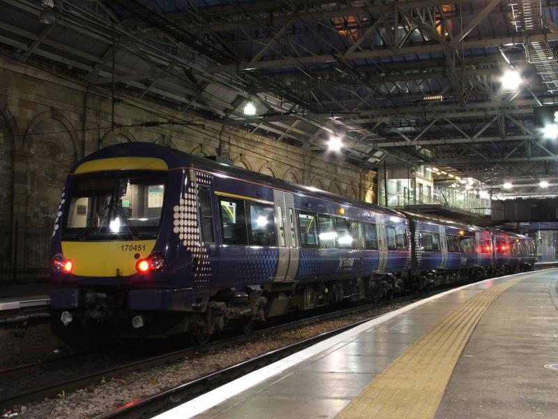 170430: 170430 awaits departure in Waverley Photo of 170430