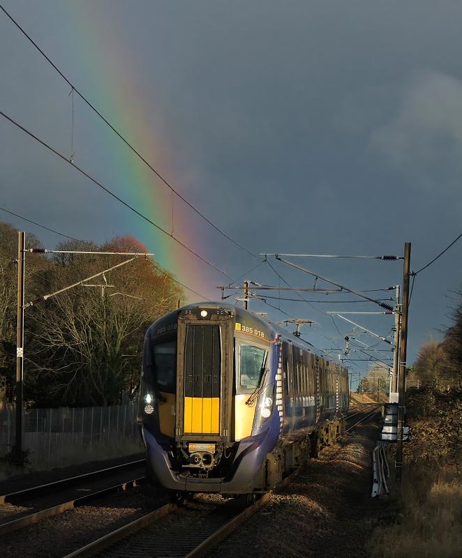 385018: 385018 arrives into Longniddry under a rather nice rainbow Photo of 385018