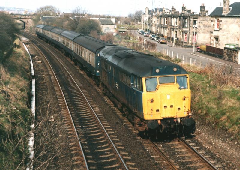 31441 Edinburgh Joppa 26/04/1986 : 31441 26/04/1986 at Edinburgh Joppa working 5E24 Edinburgh Waverley- Newcastle Heaton ECS
Photo of 31441 Edinburgh Joppa 26/04/1986