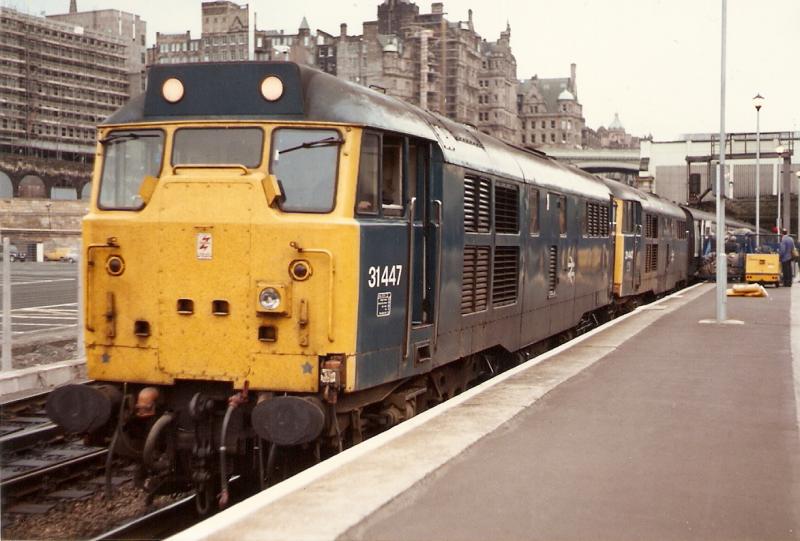 31447 Edinburgh Waverley 13/07/1985 : 31447 13/07/1985 at Edinburgh Waverley after arrival on 1S15 1718 Newcastle- Edinburgh with 31442
Photo of 31447 Edinburgh Waverley 13/07/1985