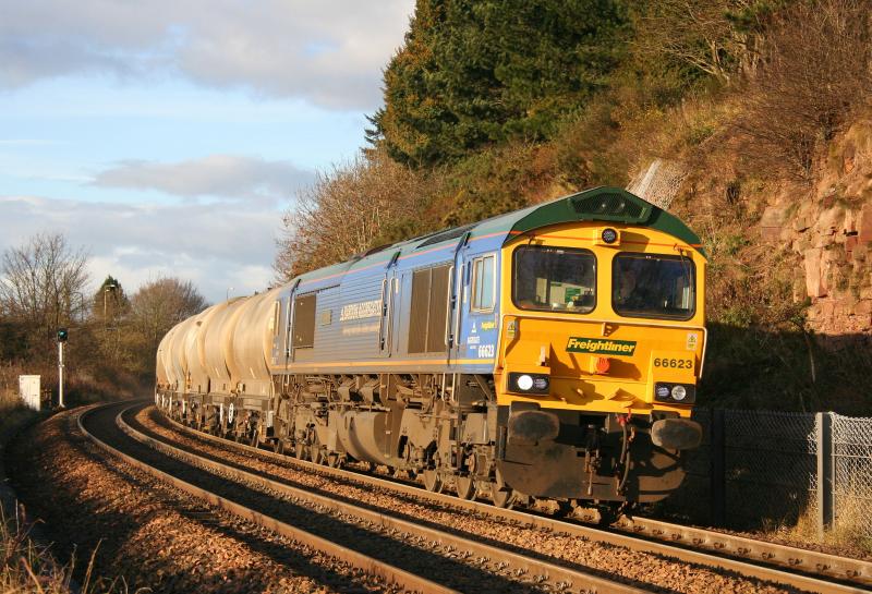 Bardon Bill approaches Dundee: 66623 approaches Dundee on 6A65 Oxwellmains to Aberdeen on 26th November 2008 Photo of Bardon Bill approaches Dundee