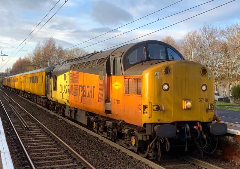 Feels Like Autumn: Leading the PLPR Test train to a halt into Holytown station, 37116 basks in the late afternoon dusky sun on approach to a red signal, 37219 brought up the rear (21/01/2021) Photo of Feels Like Autumn