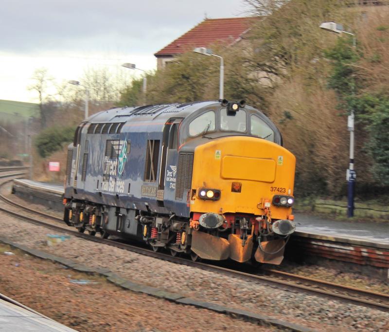 ROUTE LEARNING : 37423 Spirit of the Lakes lifts spirits on dreich Wednesday through Cupar . Photo of ROUTE LEARNING