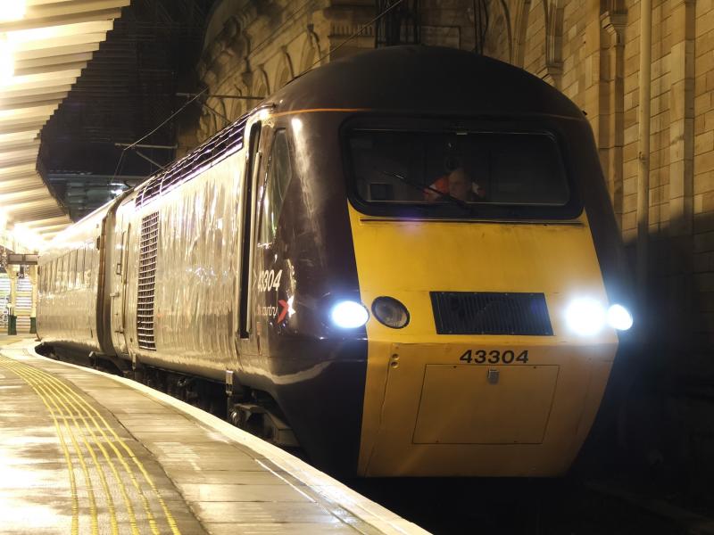 43304: 43301+304 await to work back to Craigentinny with 5S51 Photo of 43304