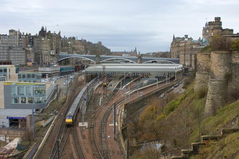Edinburgh Waverley seen from Jacobs Ladder: Photo of Edinburgh Waverley seen from Jacobs Ladder