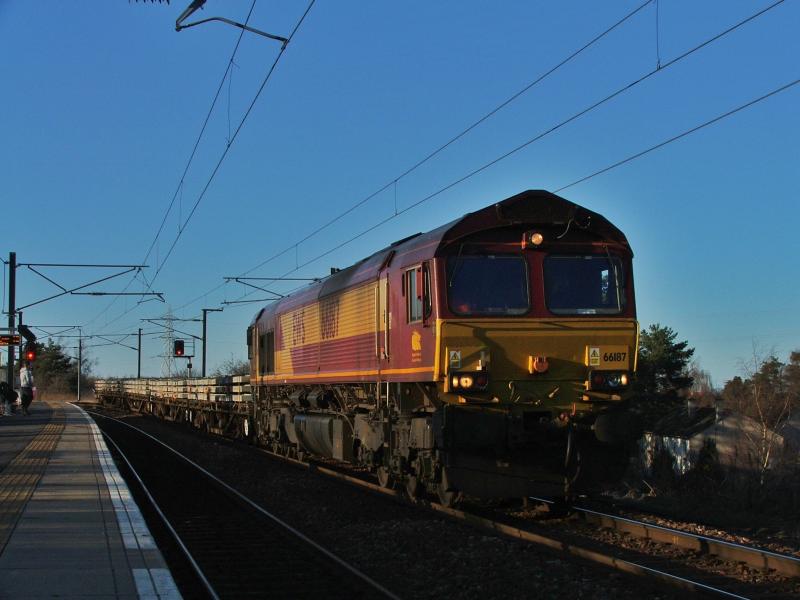 66187: 66187 with 6S50 Carlisle-Millerhill consisting of 4 loaded salmons Photo of 66187