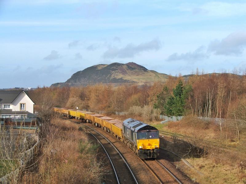 66304: 66304 running around 125 early with one of sundays ballasts Photo of 66304