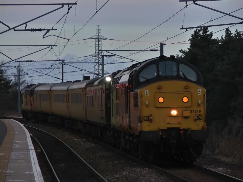 37219 & 37116: 37219 & 37116 on there usual Carlisle-Mossend via Edinburgh Photo of 37219 & 37116