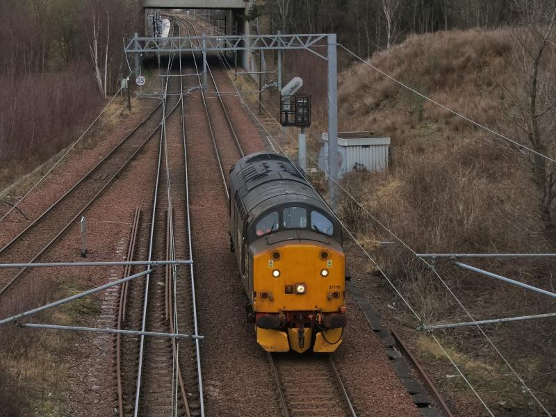 37716: 37716 with 0Z31 Motherwell-Millerhill Photo of 37716