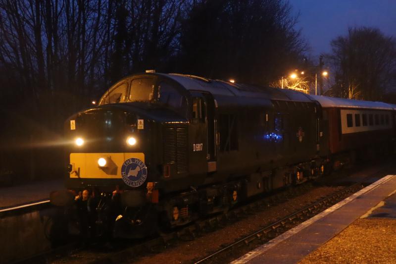 D6817 (37521) at Taynuilt: D6817 in BR Green (carrying the name West Highlander) heading into Taynuilt around 6.30pm this evening. Train was TnT with its sister 37. Photo of D6817 (37521) at Taynuilt