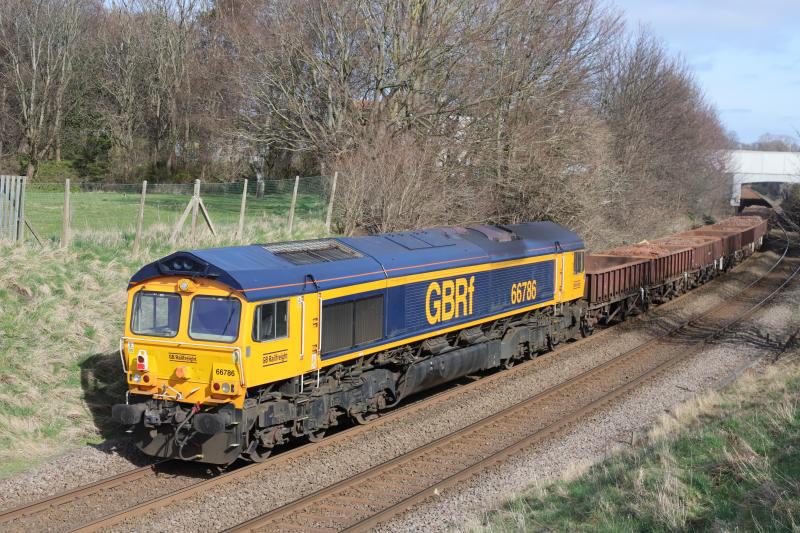 6K25: 66786 topn tail with 66753 on 6K25 09.20 Laurencekirk to Millerhill passing Peffermill playing fields on 21/03/2021 Photo of 6K25