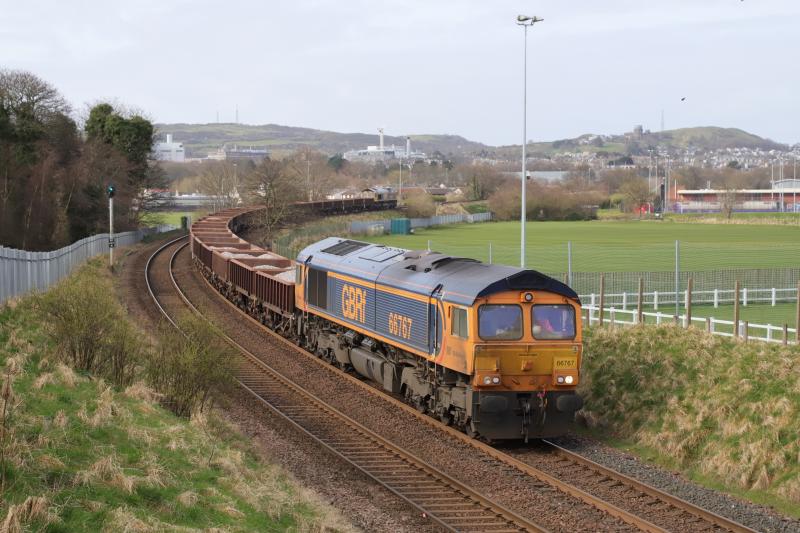 6K25: 66767 + 66745 on 6K25 08.30 Laurencekirk to Millerhill passing Peffermill Playing Fields on 28/03/2021 Photo of 6K25